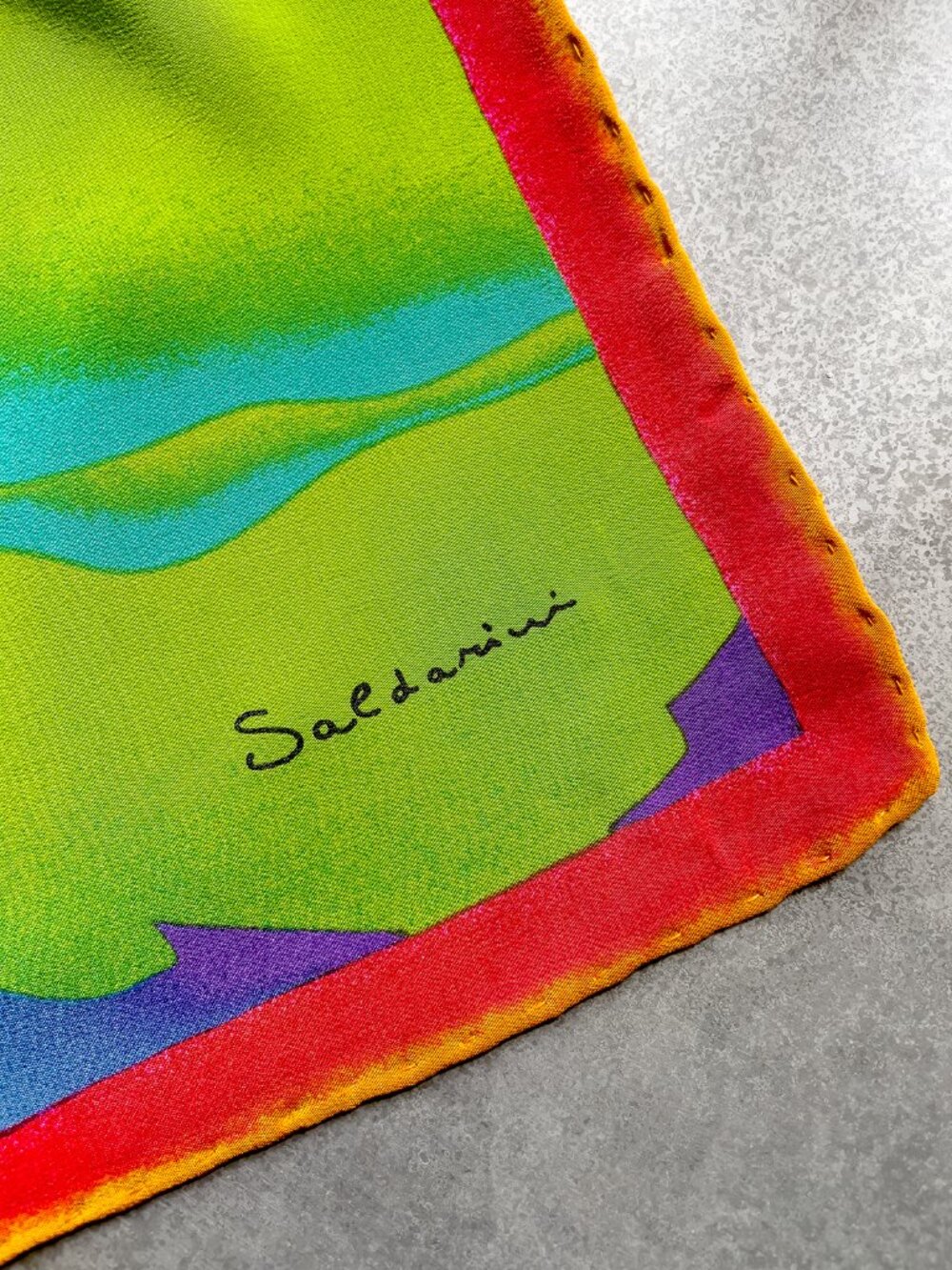 Vintage Saldarini Silk Scarf – Bold & Vibrant Floral Design - Picture 3 of 7